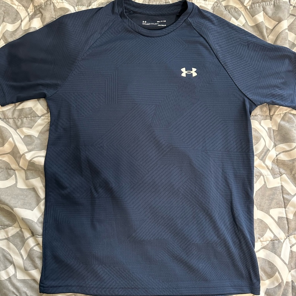 Two under armor workout running shirts small grey blue